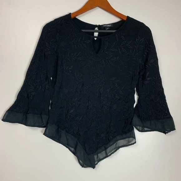 Womens Asymmetrical Hem Embroidered Blouse XS Witchycore Fairycore Whimsygoth - Picture 1 of 14